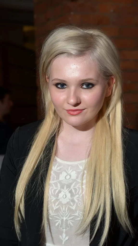 Abigail Breslin Hot And Sexy Bikini Pictures Woophy