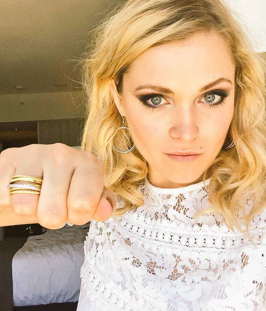 50 Eliza Taylor Sexy And Hot Bikini Pictures Woophy 