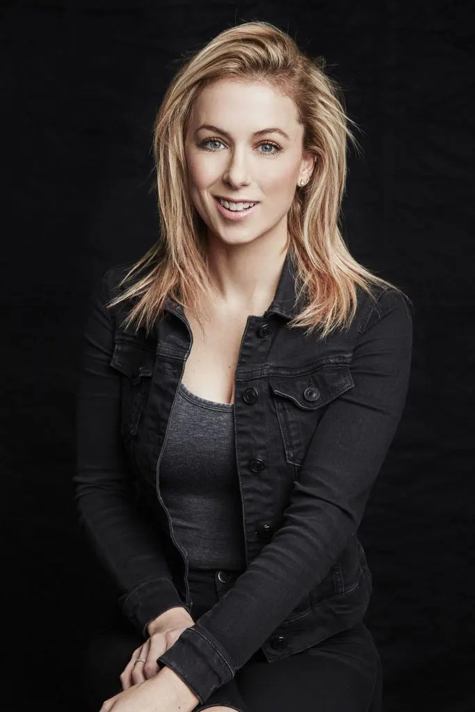 Sexy-Pictures-of-Iliza-Shlesinger