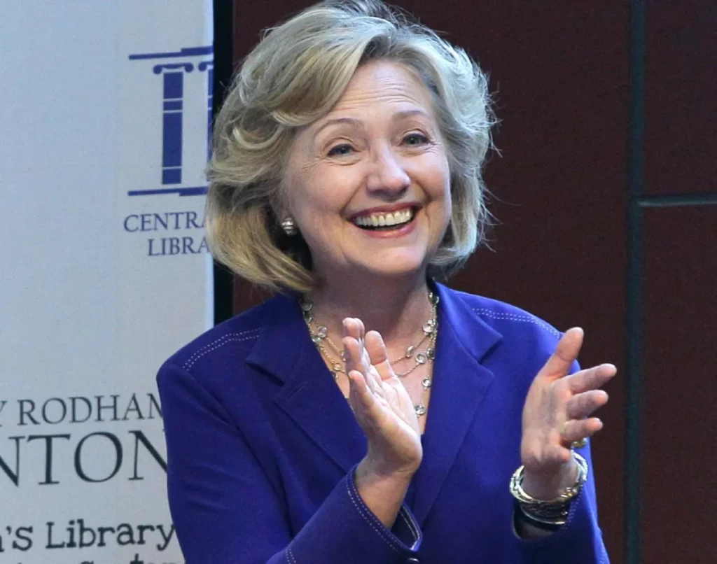 Hillary-Clinton-Bathing-Suit-Photos