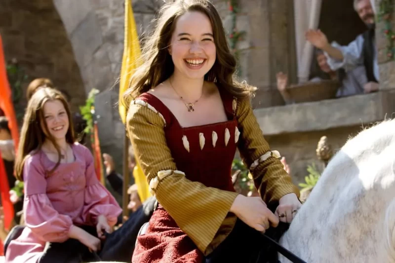 Anna-Popplewell-Sexy-Pictures