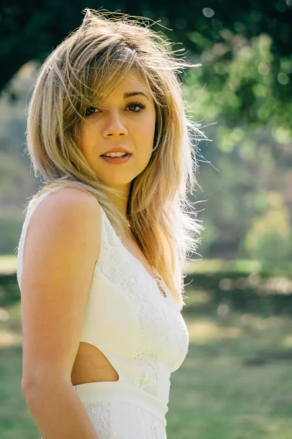 50 Jennette Mccurdy Sexy And Hot Bikini Pictures Woophy 