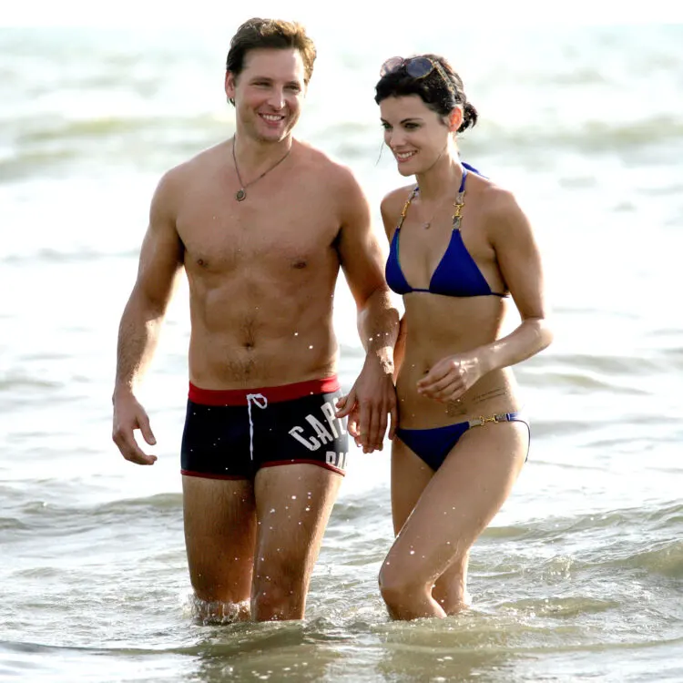 Bikini-Pictures-of-Jaimie-Alexander