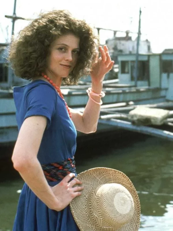 Sigourney-Weaver-Bathing-Suit-Pictures