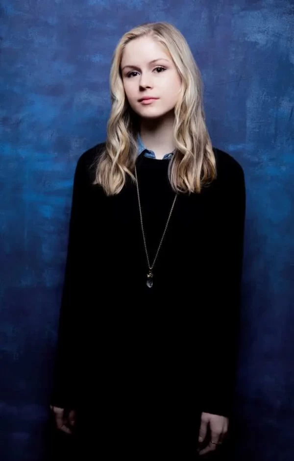 Erin-Moriarty-Looks