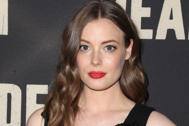 gillian-jacobs-sexy-and-hot-bikini-pictures