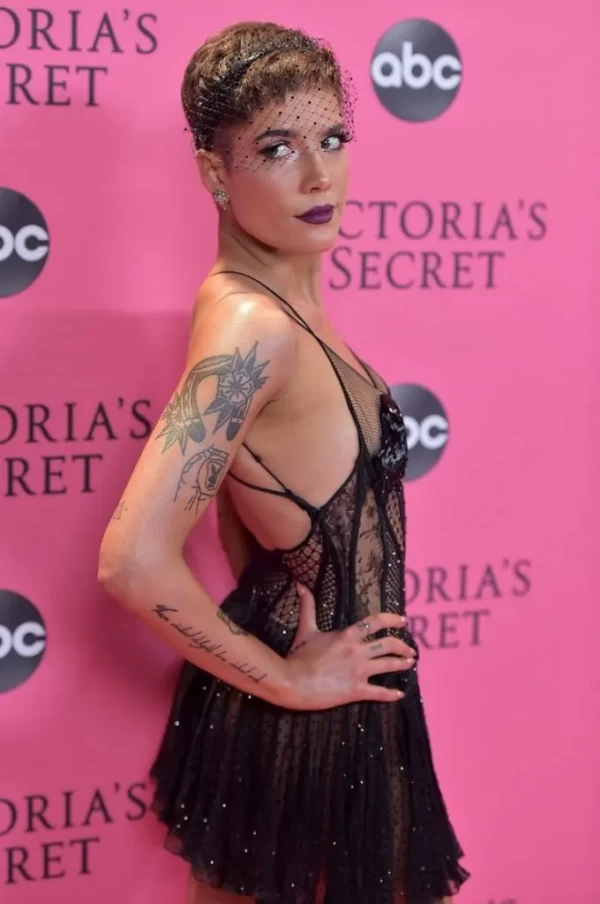 Hot-Images-of-Halsey