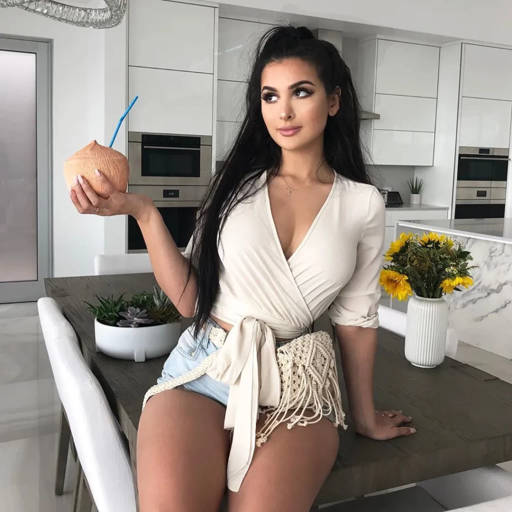 Hot-Images-of-Sssniperwolf
