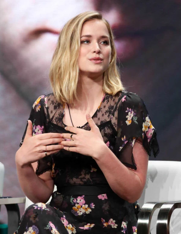 50 Elizabeth Lail Hot And Sexy Bikini Pictures Woophy 