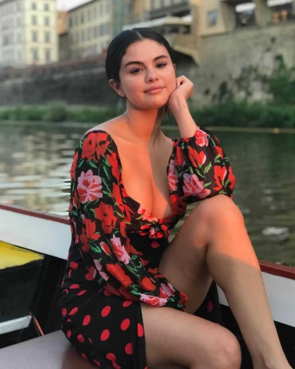 Selena-Gomez-Sexy-Images